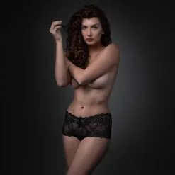 Underneath - Bragas De Encaje Sin Entrepierna Mila -Ideas para regalos comercio 1625152251.UN P006 BLK SM 3